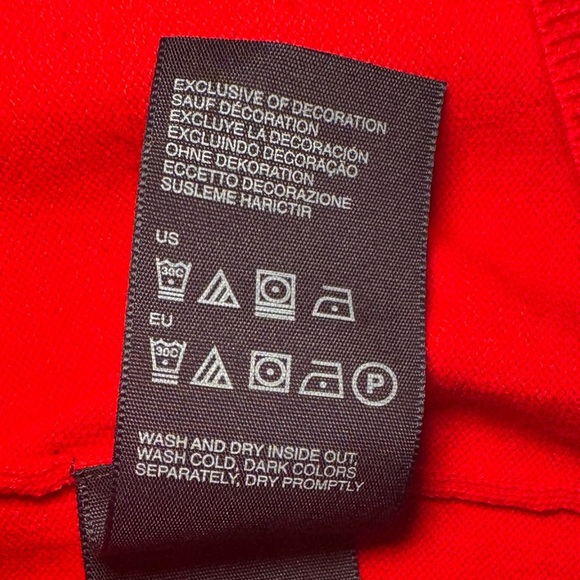 Tommy Hilfiger Red V-Neck Sweater with Gold Metallic Trim – Size XL - Picture 5 of 6